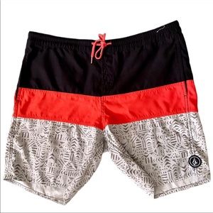 Razzy' Elastic Waist Hybrid Volley/Swim Sh…